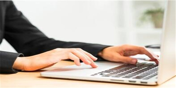 企业通过ISO体系认证后，年审该如何操作？